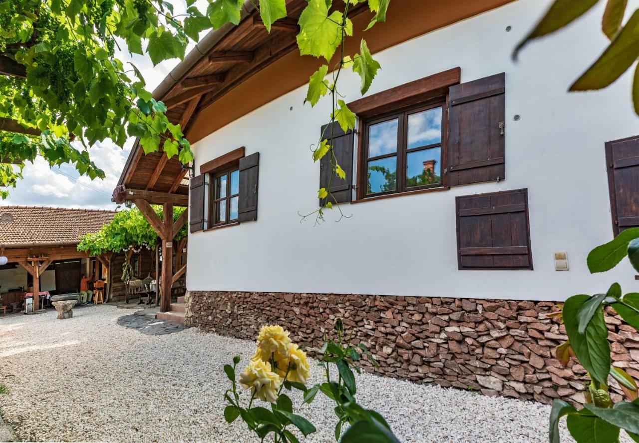 Pajta Apartman إغير المظهر الخارجي الصورة